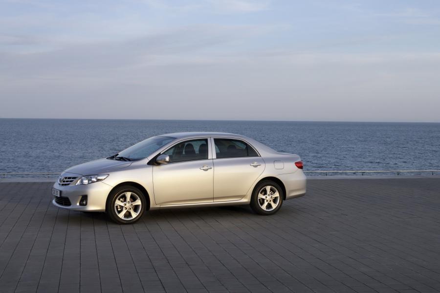  Toyota Corolla 2011 года  (фото 28 из 76)
